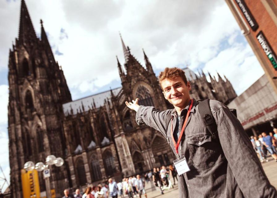 Sunset - Du, Deine Truppe Und Eine Einzigartige Stadt - Cologne Luaran gambar